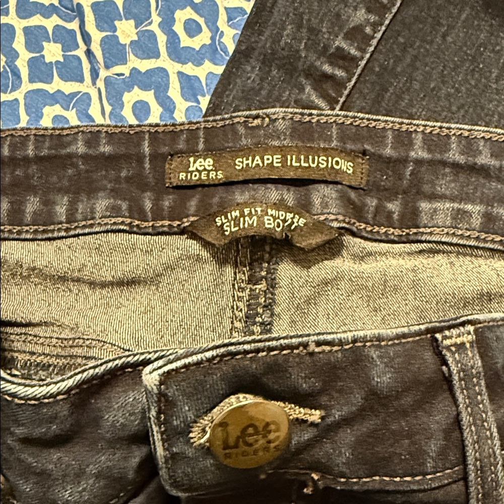 Lee Shape Illusions Slim Fit Jeans in Dark Gray